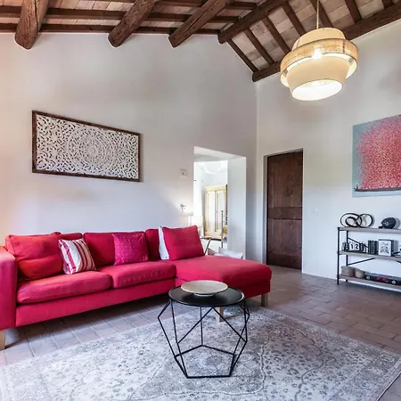Gorgeous In With Private Swimming Pool, Be Inside Or Outside